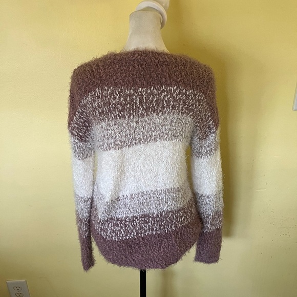 So Cozy Women's Sweater in Purple and White Size XS - Picture 4 of 5